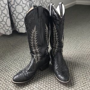 CUTE! Vintage Ladies Cowboy Boots